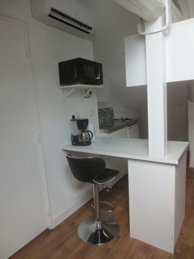 Appartements Et Studios Meubles Au Centre Ville D'Ouzouer Sur Loire Ngoại thất bức ảnh